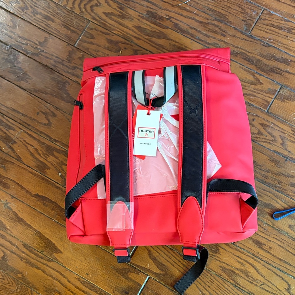Hunter Red Backpack with Detachable Blue Pouch - Picture 3 of 4